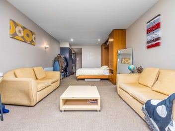 Pied-a-Terre for Pennies!