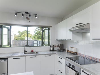 Large Living, Huge Shed