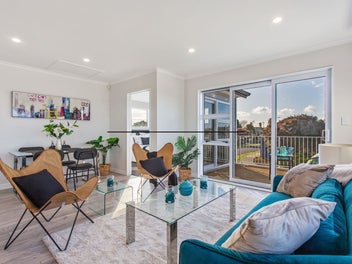 Sun, Seaview & Modern Family Living