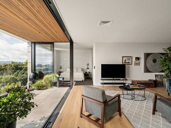 Priced Over $300k Below Capital Value!