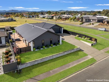 Executive Home and Studio near Lake Te Anau