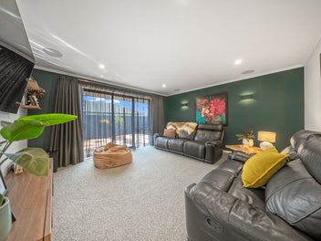 Executive Home and Studio near Lake Te Anau