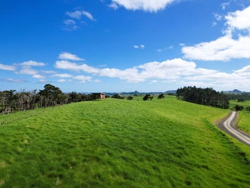 Country Lifestyle with Privacy and Outlook