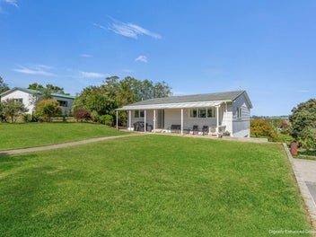 Easy Living, Rural Views & Subdivision Potential