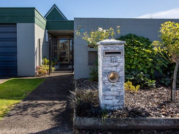 Easy living prime location