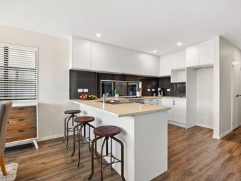 Spacious 4 Bedrooms - Prime Location