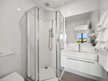 Spacious 4 Bedrooms - Prime Location