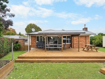 Home, Studio & Garaging Galore