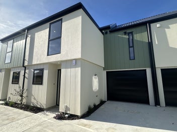 Brand New Living in Cashmere High Zone