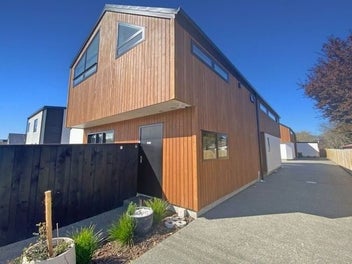 Image 1 of 20