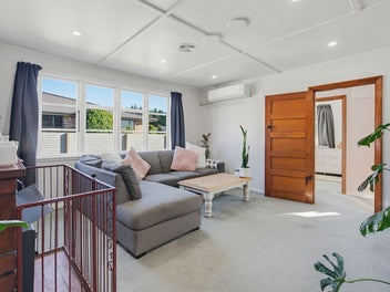 Sun and Simplicity on Normanby Street