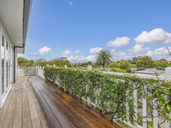 The Ultimate Peninsula Package – Character & Charm