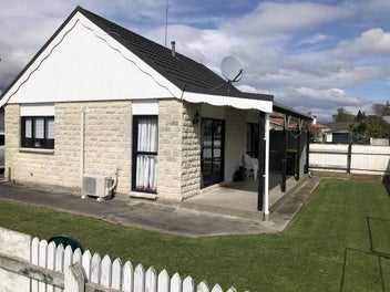 Image 1 of 7