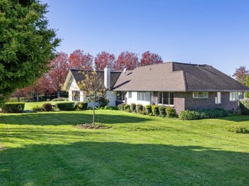 Spacious Living Stunning Views & Endless Potential