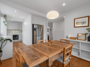 Art Deco Charm Meets Modern Living - Entry Lvl Gem