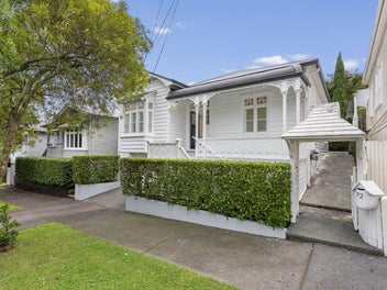 Character Ponsonby villa