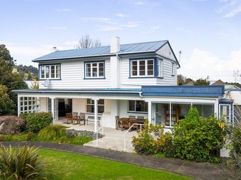 Peaceful, Central & Packed with Parking