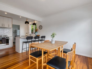 Elevated Sun-Soaked Family Home!!