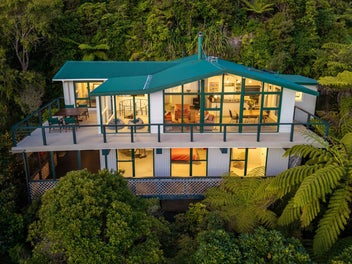 Your Private Days Bay Sanctuary Awaits!