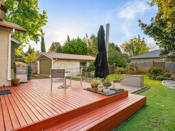 Break free and make your move on Queen St | MRZ