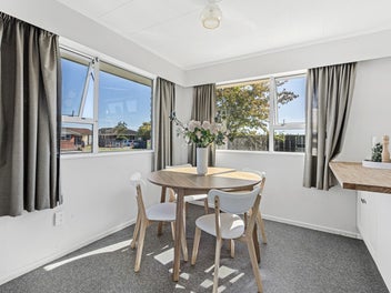 Low Maintenance, Great Location & New Roof!