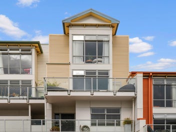 IMMACULATE, LOCATION, GARAGING