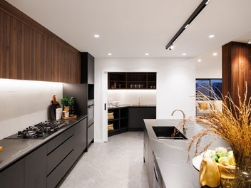 Superior New Build with Views!