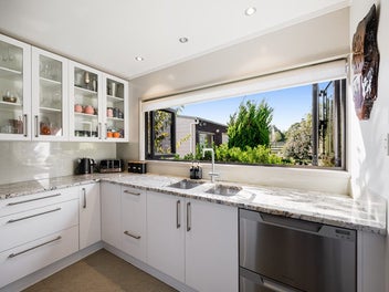 Lifestyle, Income & Estuary Views on 4.2ha