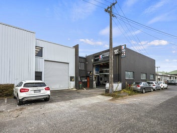 Image 1 of 14