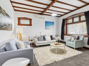 SUN-SOAKED LYALL BAY FAMILY HAVEN