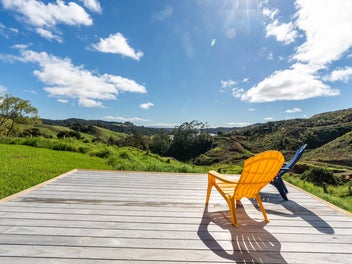 Modern Coastal Lifestyle with Stunning Views