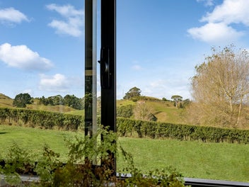 5-BEDROOM HOME WITH GRANNY FLAT; 7,211 SQM LAND