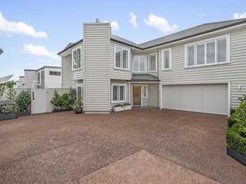 Reserve price high $3mils - now that's realistic!