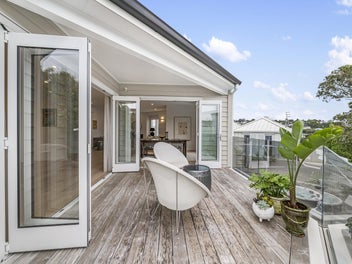 Reserve price high $3mils - now that's realistic!