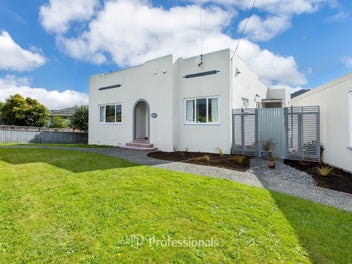 TIMELESS ART DECO CHARM WITH MODERN COMFORTS!!
