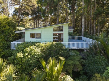 Private Bush Retreat with Breathtaking Views