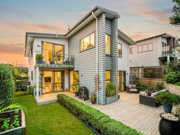A Masterpiece of Luxury in the Heart of Long Bay