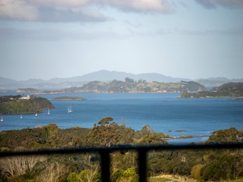 Coastal Lifestyle: Space, Views & Versatility