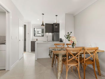 Must Sell! 2br Fletcher Living with master builder