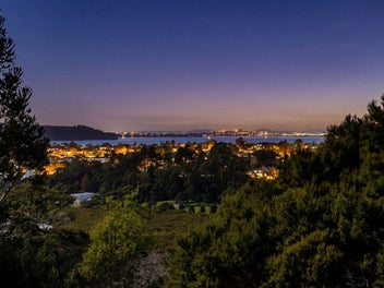 HOME + GRANNY FLAT + VIEWS