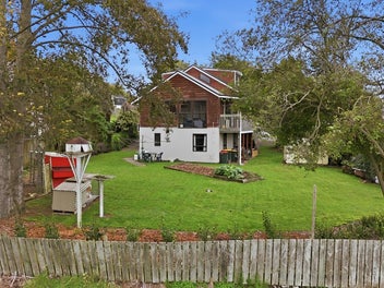 Outstanding Family Home!!