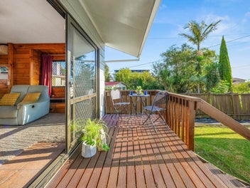 Do-Up Opportunity in Te Atatu Peninsula