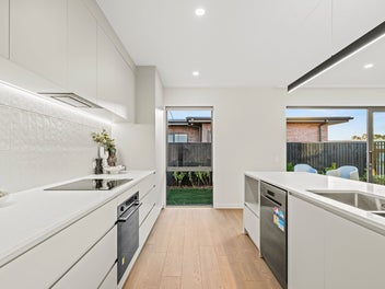 Relaxed Modern Living with Lasting Appeal