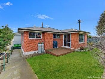 Easy Living, Great Location!