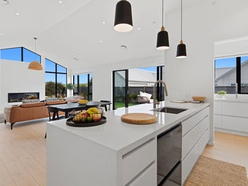 Bold, Beautiful & Near New