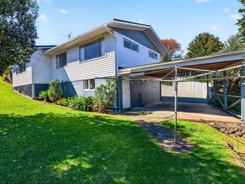 Rare Corner Site | Freehold | North Facing