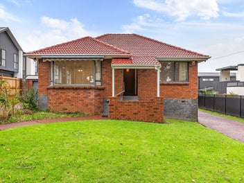 Rare Dual-Dwelling Opportunity