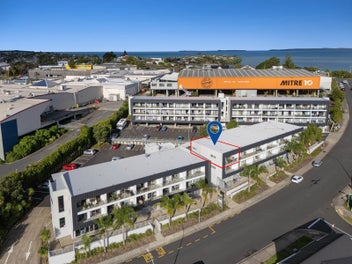 Prime position, top-level, sought-after end unit