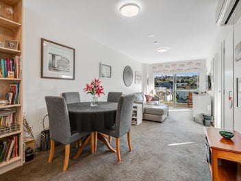 Prime position, top-level, sought-after end unit