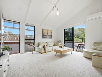 Elevated Living with Bush Views in Bayview